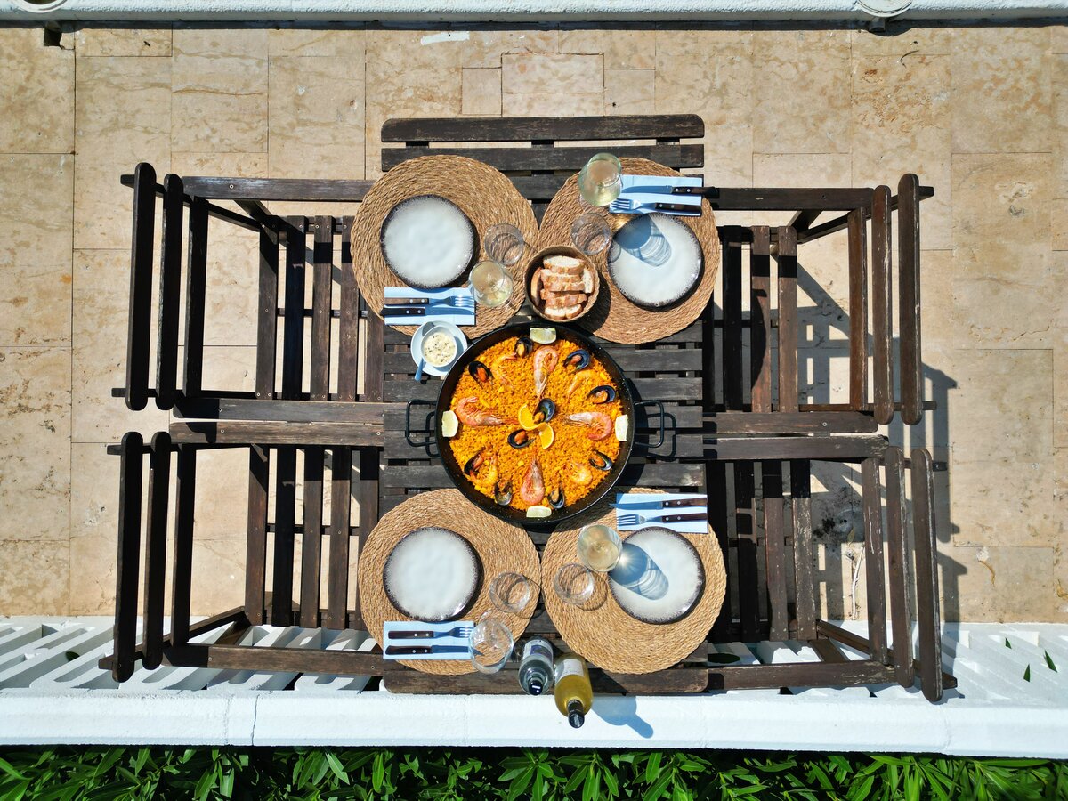 Interior elegante del salón principal