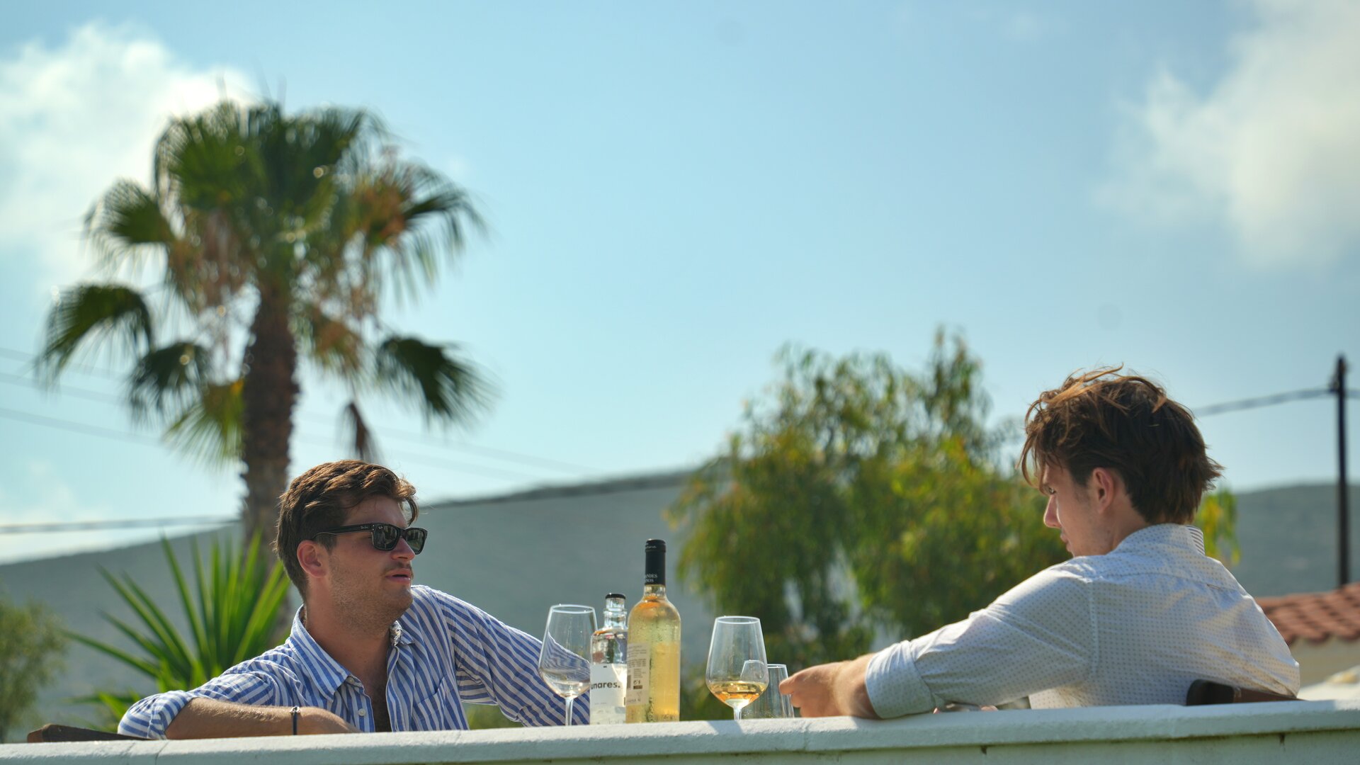 Terraza del restaurante Porta D'irta frente al mar